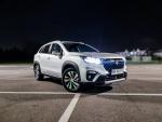 Suzuki S-Cross startuje z ceną 107 900 zł za miękką hybrydę o mocy 129 KM. Za klasyczną hybrydę zapłacimy od 122 900 zł