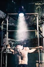 Mateusz Czwartosz w spektaklu „Internat”