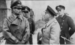 Rudolf Hess (pierwszy z lewej) w towarzystwie oficerów podczas wizytacji jednostki nad kanałem La Manche, styczeń 1941 r.