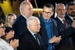 Zgadzajac się na to, by Mateusz Morawiecki dalej tworzył stowarzyszenie Rozwój Plus, Jarosław Kaczyński formalnie uznał istnienie frakcji wewnątrz PiS, do tej pory bardz o scentralizowanej partii