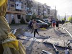 Na Ukrainie tworzy się podział między tymi, którzy żyją relatywnie bezpiecznie i tymi, którzy żyją w ciągłym zagrożeniu – podkreśla Daniel Szeligowski. Na zdjęciu: Kramatorsk po rosyjskim ataku 5 maja 2026 r.