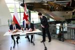 Premierzy Polski i Wielkiej Brytanii, Donald Tusk i Keir Starmer, podpisali traktat o obronności i bezpieczeństwie w Bunkrze Bitwy o Anglię w Uxbridge