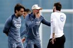Luis Enrique (w środku) zdobył z PSG już wiele trofeów, ale nadal jest głodny sukcesów