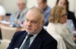 Andrzej Jacyna jest lekarzem anestezjologiem i wicedyrektorem SPZOZ w Człuchowie. W latach 2016–2018 pełnił obowiązki prezesa Narodowego Funduszu Zdrowia, a w okresie 2018–2019 był prezesem NFZ. Jacyna był także delegatem na I Krajowy Zjazd NSZZ Solidarność