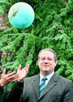 Al Gore wspiera badania nad ochroną środowiska, przyczynił się m.in. do ustanowienia nagrody Virgin Earth Challenge