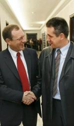 Waldy Dzikowski (PO) i Jan Bury (PSL) zadowoleni z rozmów (na zdjęciu w Sejmie we wtorek)