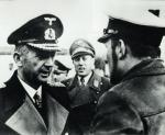 Admirał Karl Dönitz rozmawia z dowódcami U-Bootów, grudzień 1944 r.