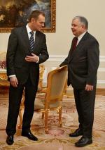 Przed prezydentem Lechem Kaczyńskim nie lada wyzwanie. Zaczyna się okres prezydentury z opozycyjnym wobec pałacu rządem Donalda Tuska (na zdjęciu spotkanie w styczniu 2006 roku)