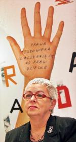 Rzecznik praw dziecka Ewa Sowińska znana jest z kontrowersyjnych pomysłów (na zdjęciu podczas podsumowania ośmiu miesięcy swojej pracy w grudniu 2006 r.)
