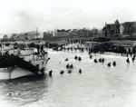 Kanadyjska piechota ląduje na plaży Juno w Bernieres-Sur-Mer, 6 VI 1944 r.