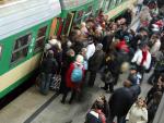 Przewoźnicy obiecują więcej pociągów, czy dzięki temu zmniejszy się tłok w przedziałach? 
