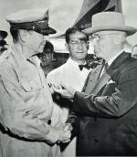 Gen. MacArthur wita prezydenta Trumana, październik 1950 r.