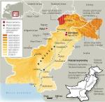 Kruchy pokój w Pakistanie. Islamska Republika Pakistanu powstała dopiero w 1947 roku, w wyniku rozpadu brytyjskiego imperium kolonialnego. Spór o trzy prowincje doprowadził w ciągu pół wieku do trzech wojen z Indiami. W następstwie trzeciej, w 1971 roku, od państwa odłączył się Pakistan Wschodni (dzisiejszy Bangladesz). W 1998 roku Islamabad przeprowadził udane próby jądrowe.