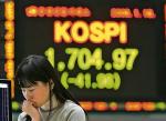 Inwestorzy zmartwieni – spadają kursy na wszystkich giełdach. Wczoraj w Seulu główny indeks KOSPI obniżył się o 2,4 proc. 