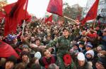 Tysiące kosowskich Albańczyków świętowało od kilku dni, ale największa radość wybuchła wczoraj po południu. – Żegnaj, Serbio – skandowały tłumy