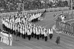 Po inwazji Sowietów na Afganistan państwa Zachodu zbojkotowały olimpiadę w Moskwie (1980). Impreza zamieniła się w wielki propagandowy spektakl 