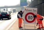 W kantonie Ticino (Szwajcaria) na autostradach od kilku dni obowiązuje zakaz jazdy z prędkością większą niż 80 km/h