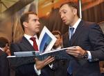 Oleg Deripaska (z prawej) ma także dobre relacje z nowym prezydentem Rosji Dmitrijem Miedwiediewem