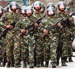 Chińskie oddziały porządkowe  wyspecjalizo-wane w tłumieniu zamieszek zostały postawione w stan pogotowia 