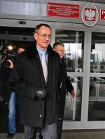 Czy Marek Dochnal mówi prawdę o działaniach Petera V.? Na zdjęciu Dochnal wychodzi z prokuratury w Katowicach (25 marca)