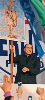 „Święty Berlusconi przyniesie wam wyzwolenie od choroby »prodizmu«! Obudźcie się!” apelował lider Ludu Wolności podczas wieców przedwyborczych. Między innymi za sprawą takiej kampanii zwyciężył
