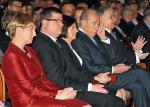 Prezydent RP Lech Kaczyński z małżonką Marią i prezydent Izraela Szymon Peres. Obok prezes NBP Sławomir Skrzypek i minister w Kancelarii Prezydenta, Anna Fotyga