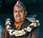 Król Gyanendra doszedł do władzy w 2001 roku, gdy jego bratanek, książę Dipendra, wymordował całą rodzinę królewską