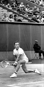 Rod Laver na kortach Roland Garros w 1969 roku