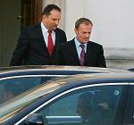 Donald Tusk i Tomasz Arabski opuszczają Belweder po wizycie u prezydenta 