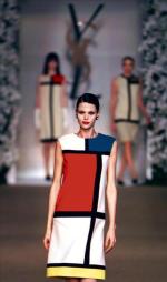 Sukienka Mondrianz 1966 roku, symbol połączenia mody ze sztuką 