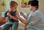 Podanie szczepionki zmniejsza ryzyko zachorowania na odkleszczowe zapalenie mózgu