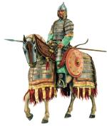Ciężkozbrojny jeździec mongolski w zbroi lamelkowej (koń również), wyposażony we włócznię, łuk refleksyjny, szablę i tarczę (kałkan)