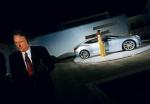 GM próbuje szczęścia na rynkach azjatyckich. Prezes Rick Wagoner podczas pokazu Buicka Riviera w Pekinie w maju b.r.