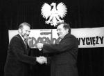 Bronisław Geremek podczas spotkania Lecha Wałęsy z kandydatami do parlamentu 29 kwietnia  1989 roku