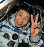 Yang Liwei, pierwszy chiński astronauta, 16 października 2003 roku witał Ziemię po 21 godzinach w przestrzeni kosmicznej