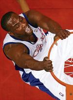 29-letni Brand dotychczas grał w Chicago Bulls (1999 – 2001) i Los Angeles Clippers (2001 – 2008)