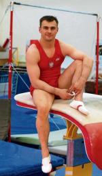 Leszek Blanik jedzie do Pekinu po złoty medal w skoku. Po igrzyskach w Sydney konia do skoku zastąpiono stołem, który jest szerszy i krótszy. Gimnastycy częściej używają jednak starej nazwy
