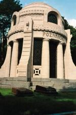 Pomnik nagrobny Izraela Kalmana Poznańskiego, uważany za największy grobowiec żydowski na świecie 
