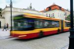 Szybki i wściekły – kierowca autobusu nadgania rozkład na pustym Krakowskim Przedmieściu