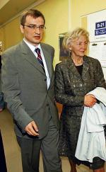 Zbigniew Ziobro z matką Krystyną przez cztery godziny uczestniczyli wczoraj w posiedzeniu sądu, który rozpatrywał ich zażalenie na umorzenie śledztwa 