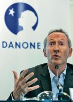 Franck Riboud zasiada także we władzach takich firm,  jak L’Oreal, Renault i Lacoste