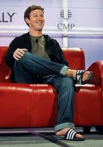 Marc Zuckerberg (Facebook) w klapkach podczas konferencji Web 2.0 w 2007 roku