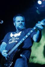 Neurosis  przyciągnął w czwartek do Stodoły kilkaset osób. Niestety, nie wszyscy od razu zrozumieli, że muzyka ta wymaga skupienia.Scott Kelly  zagrał w środę w Hard Rock Cafe kameralny koncert 