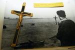W muzeum wystawiony będzie m.in. krzyż ks. Wilhelma Kubsza używany przez kapelana w latach 1943 – 1946 (zbiory muzeum historycznego miasta warszawy)