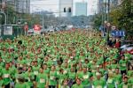 Przewodnim kolorem wyścigu Warsaw Run 2007 był zielony (w takich koszulkach pobiegło 17,5 tys. osób). W tym roku Human Race stawia na czerwień