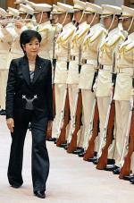 Yuriko Koike  jako pierwsza Japonka została ministrem obrony (zdjęcie z 4 lipca 2007 roku)