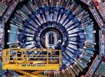 Budowa LHC kosztowała ok. 3 mld euro. Do przyspieszania cząsteczek służy 1600 magnesów schłodzonych do -271 st. C, czyli zimniejszych niż kosmiczna pustka  