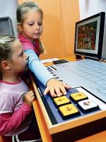 Komputerowych technik uczą się dziś dzieci  w wieku  kilku lat.  W Multicentrum będą robić to pod okiem wyszkolonych pedagogów   