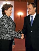 Dotąd Andżelika Borys miała pełne poparcie polskich władz.  Na zdjęciu z premierem Donaldem Tuskiem w lutym w Warszawie 