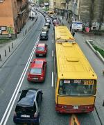 Do zakorkowanego centrum Warszawy wjeżdża codziennie 540 tys. pojazdów. Czy  w poniedziałek będzie  ich mniej?  